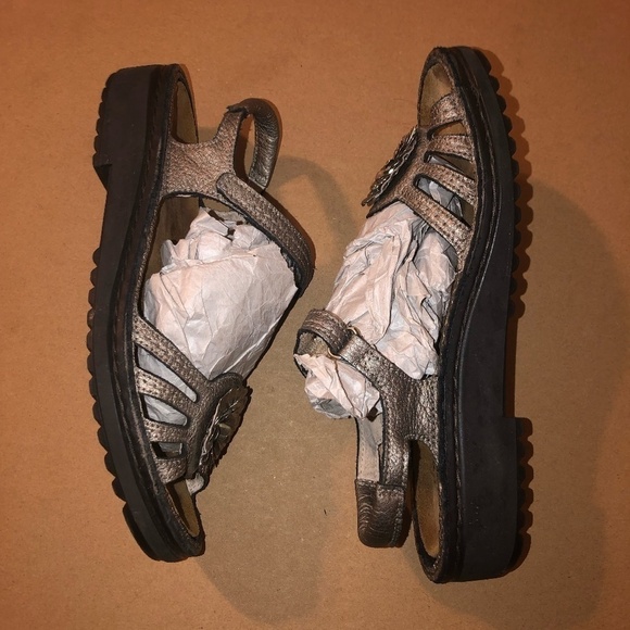 NAOT Sandals Women's Size US6/6.5 Metallic Silver Strappy Floral Open Toe Shoes - Picture 10 of 11